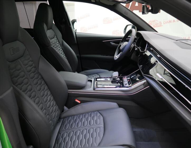Audi RS Q8 14