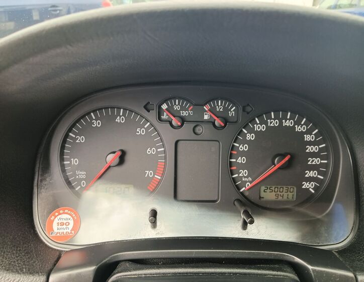 Volkswagen Golf 11