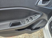 Hyundai i20 10
