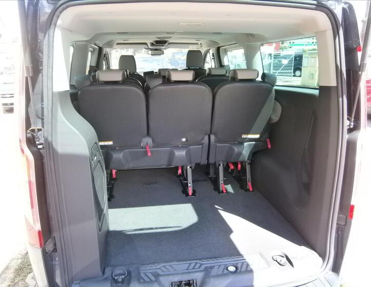 Ford Tourneo Custom 6