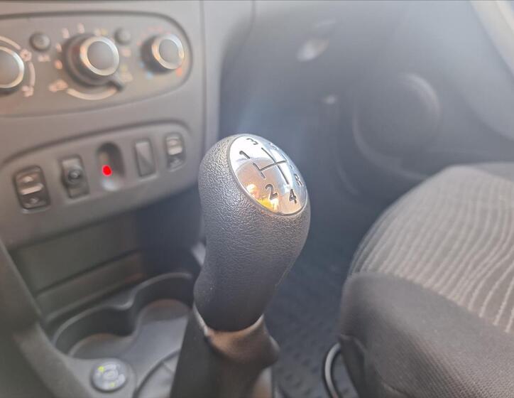 Dacia Logan 8