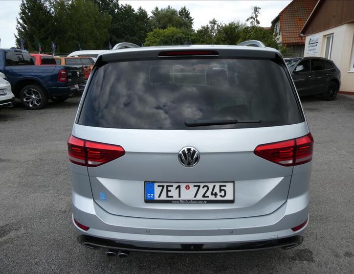 Volkswagen Touran 8