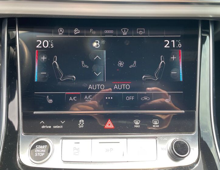 Audi Q8 28
