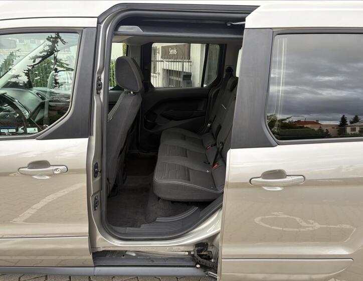 Ford Tourneo Connect 9
