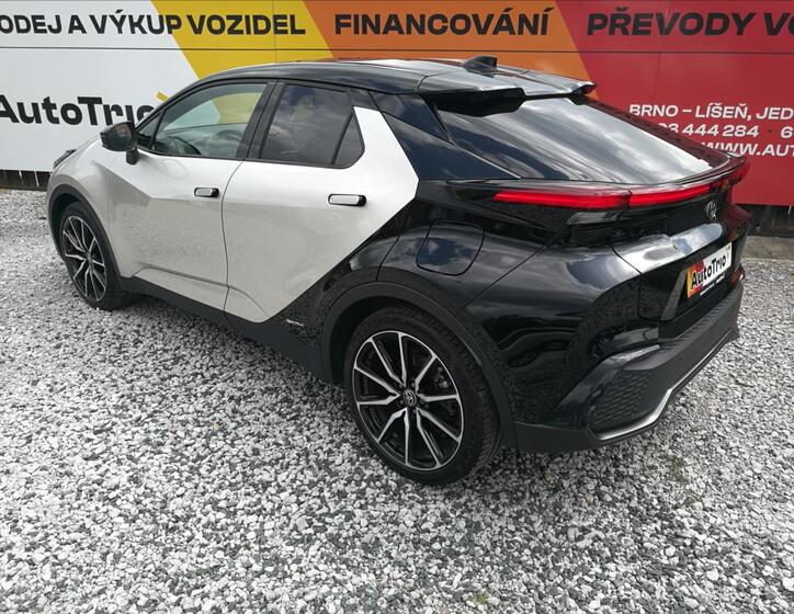 Toyota C-HR 4