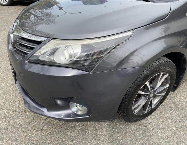 Toyota Avensis 5