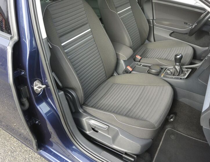 Volkswagen Golf 32