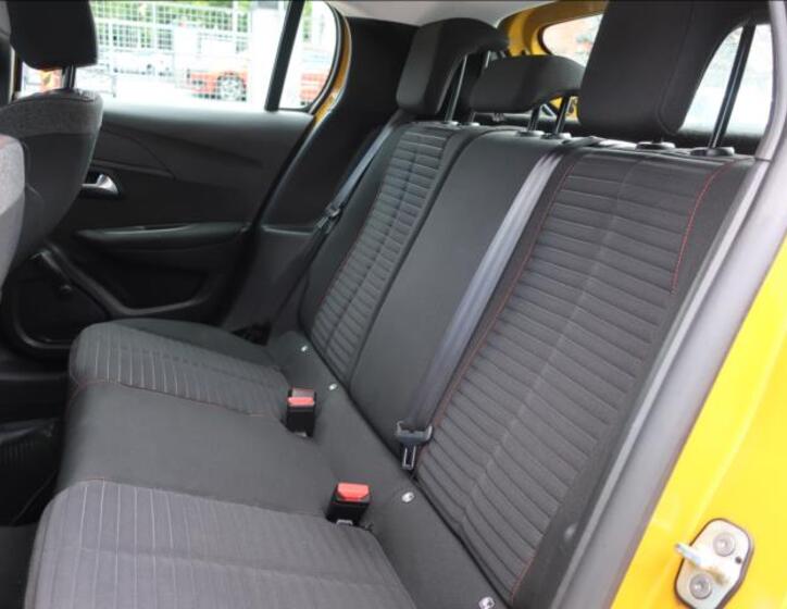 Peugeot 208 13