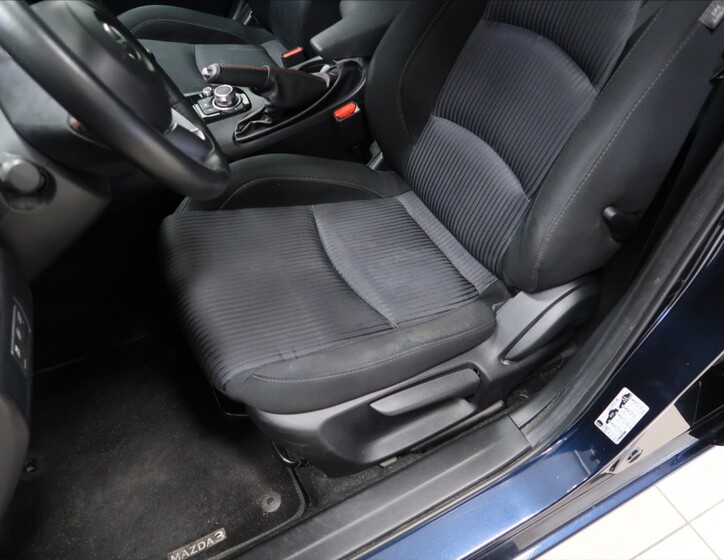 Mazda 3 25