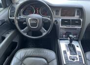 Audi Q7 11