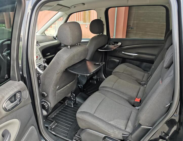 Ford Galaxy 13