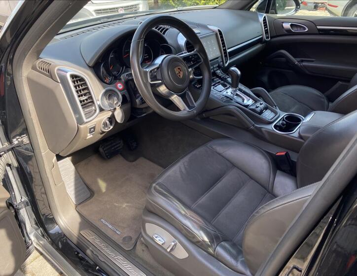 Porsche Cayenne 11