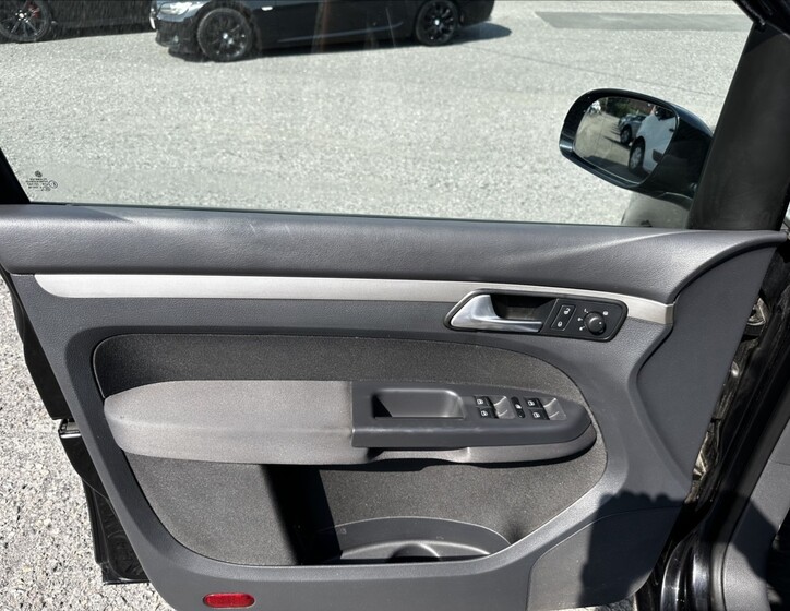 Volkswagen Touran 14