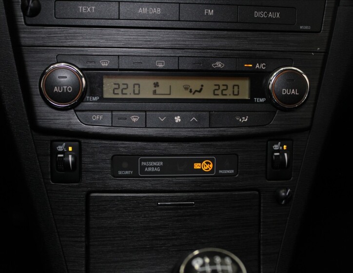 Toyota Avensis 11