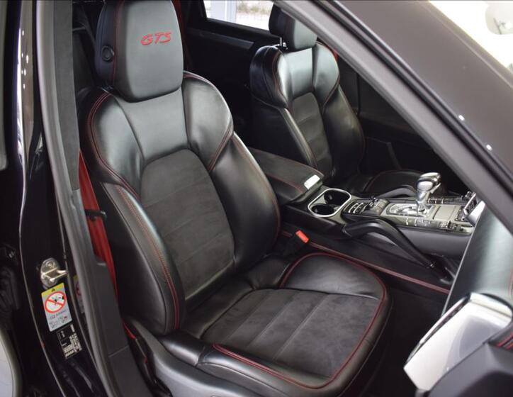 Porsche Cayenne 16
