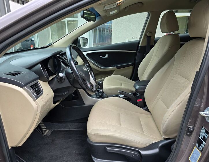 Hyundai i30 10