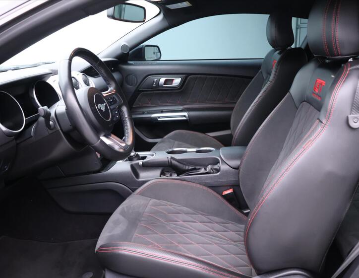 Ford Mustang 11