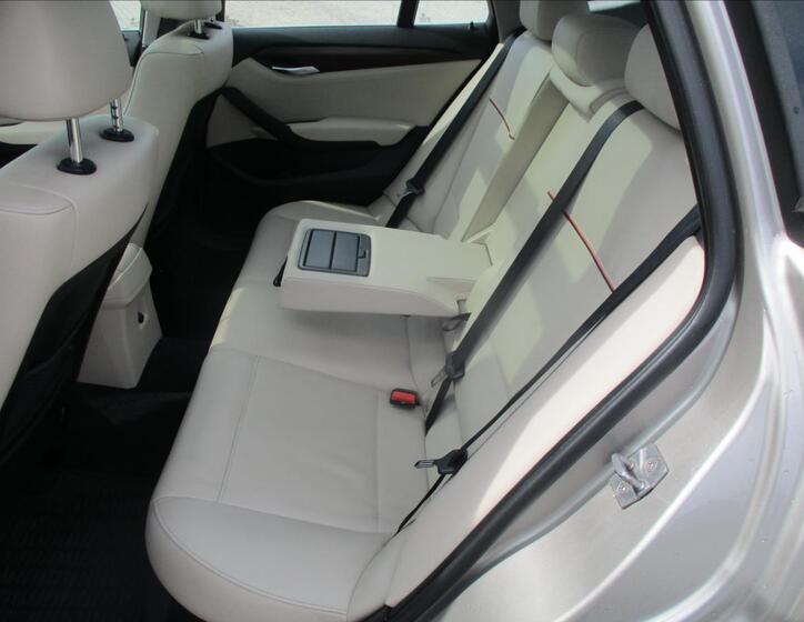 BMW X1 8