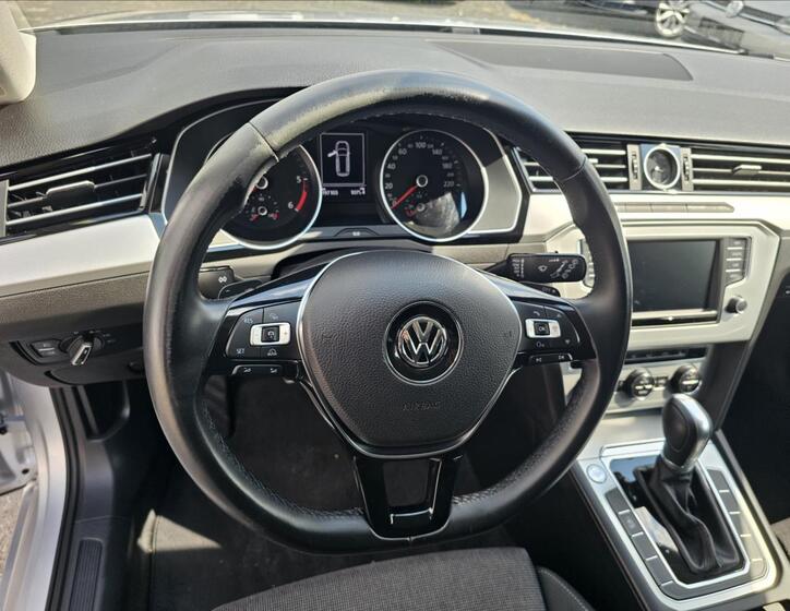 Volkswagen Passat 11