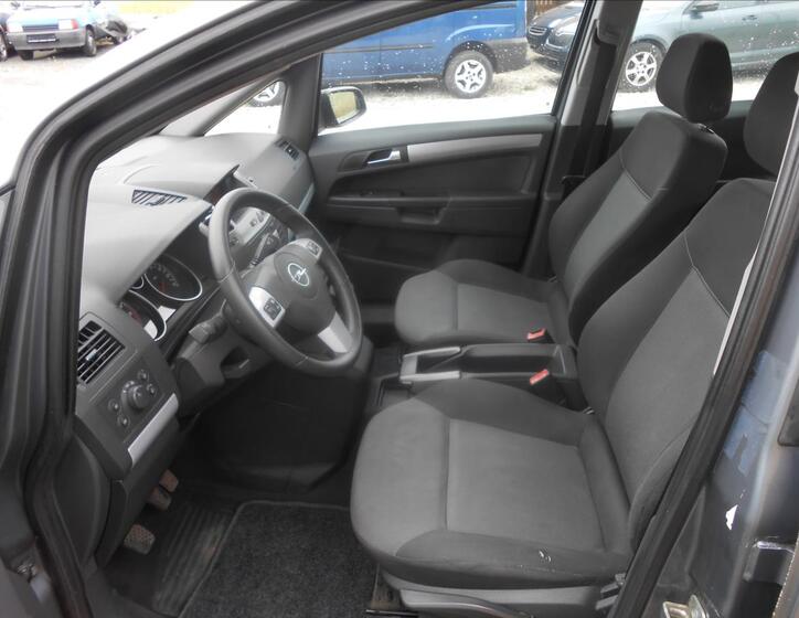 Opel Zafira 12