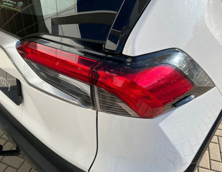Toyota RAV4 10
