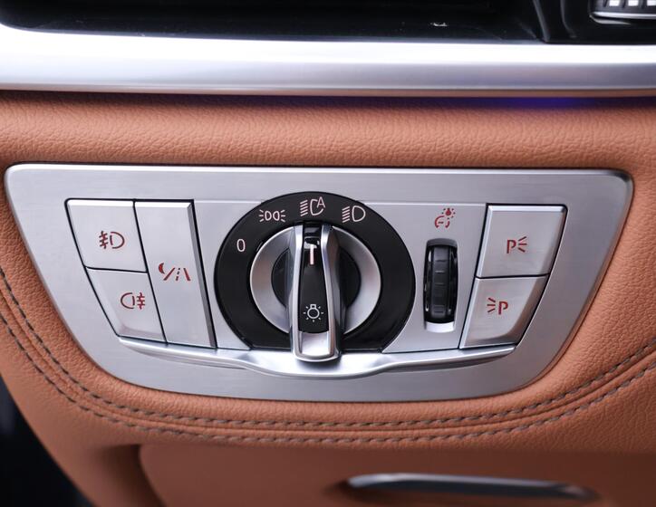 BMW Řada 7 21