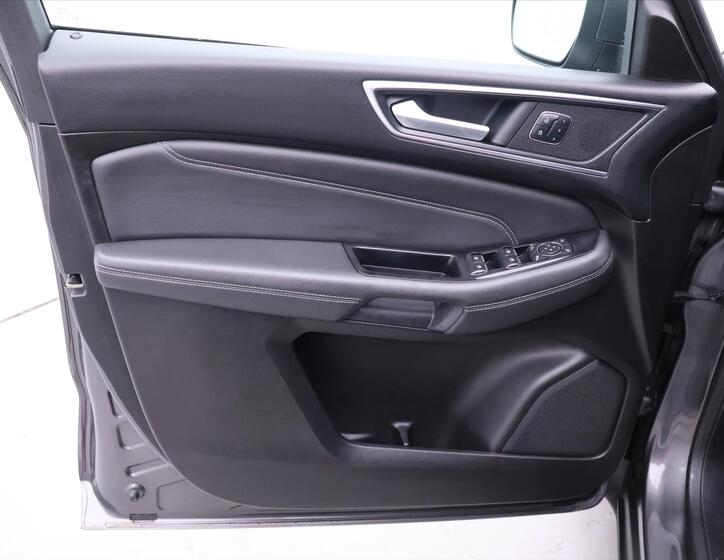 Ford Galaxy 11