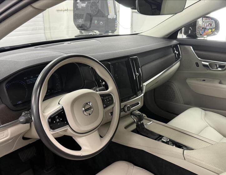 Volvo V90 7