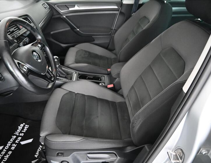 Volkswagen Golf 9