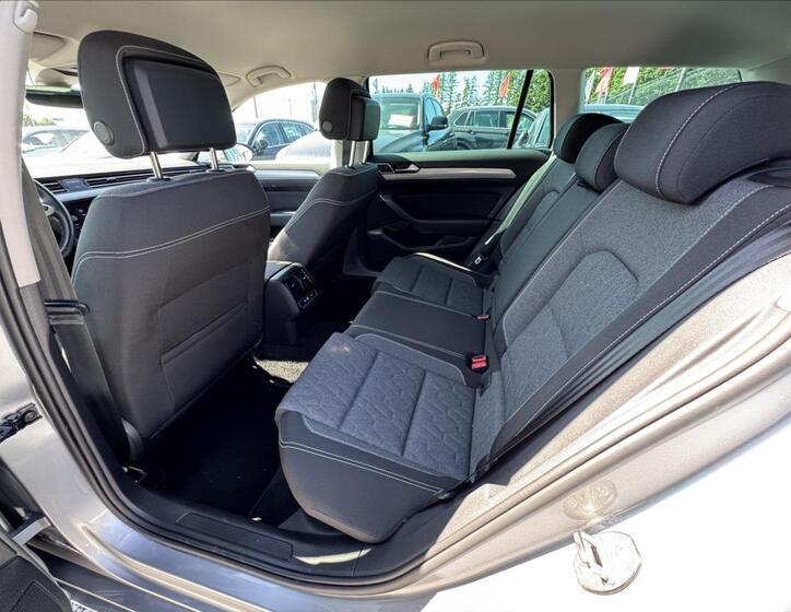 Volkswagen Passat 12