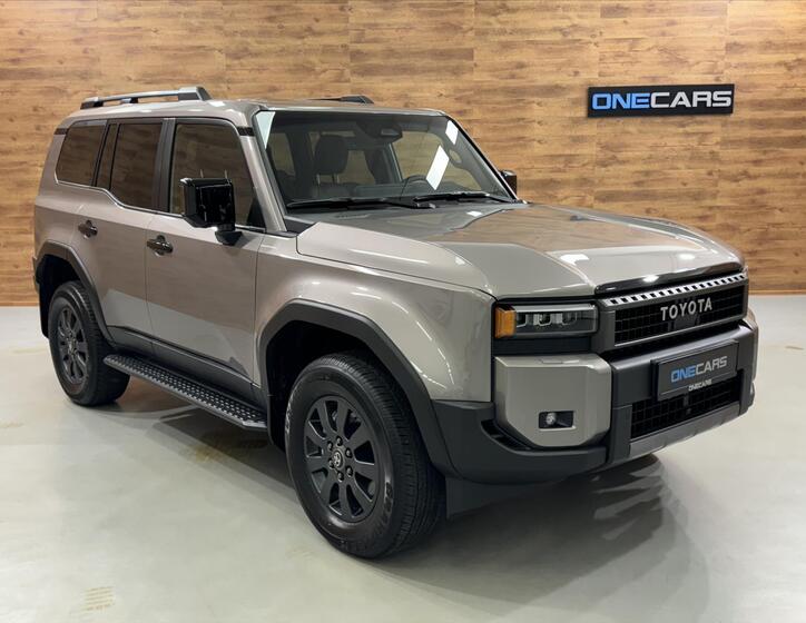 Toyota Land Cruiser 1