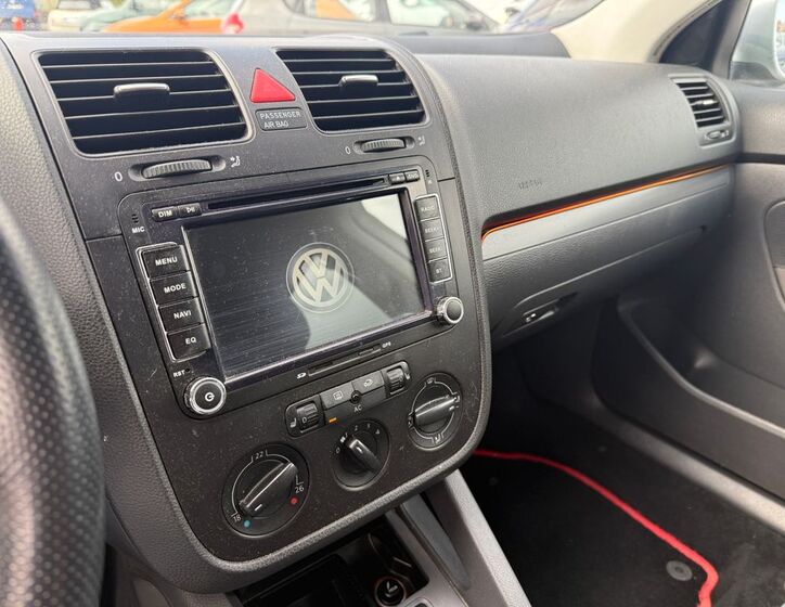 Volkswagen Golf 9