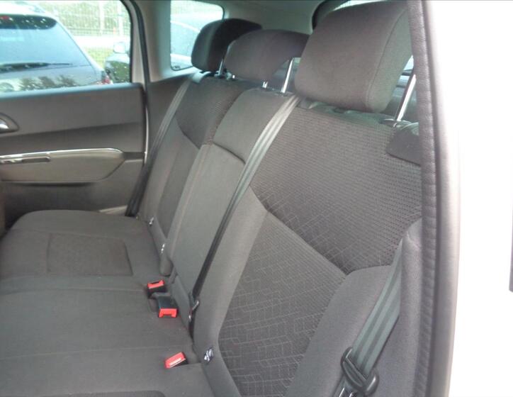 Peugeot 3008 13