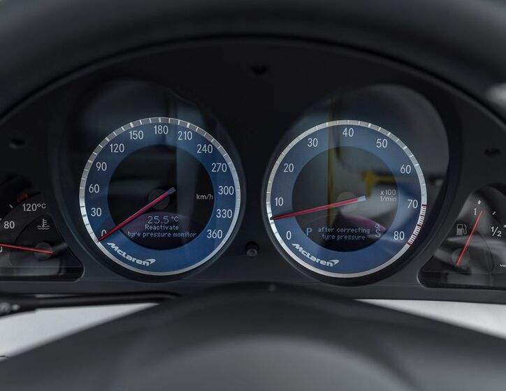 Mercedes-Benz SLR 12