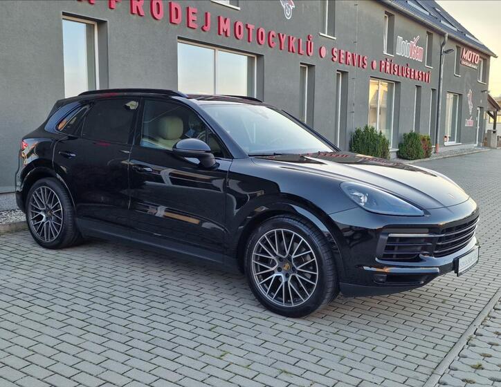 Porsche Cayenne 2