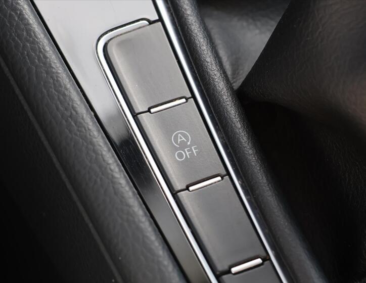 Volkswagen Golf 22