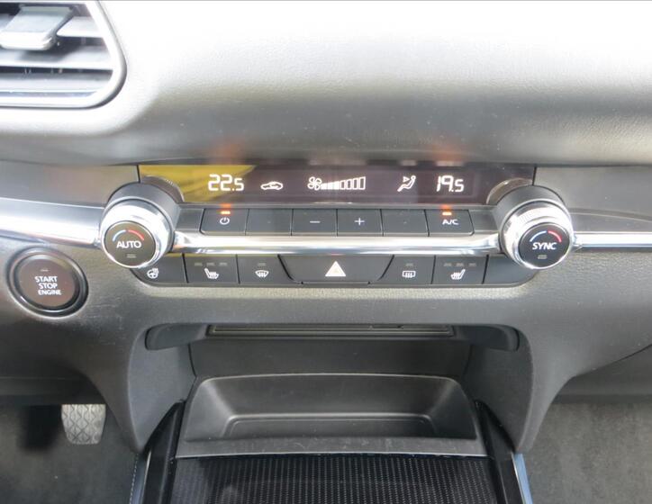 Mazda CX-30 16