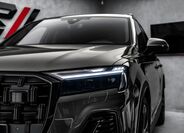 Audi Q7 8