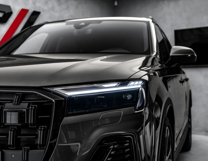 Audi Q7 8