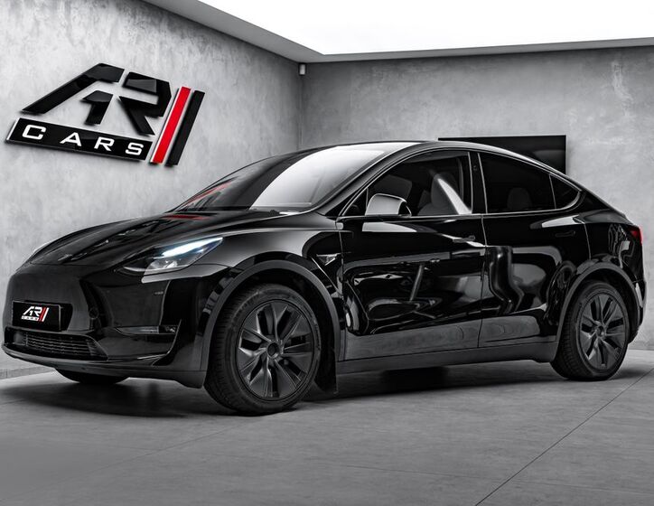 Tesla Model Y 1