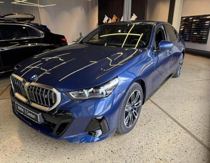 BMW i5 2