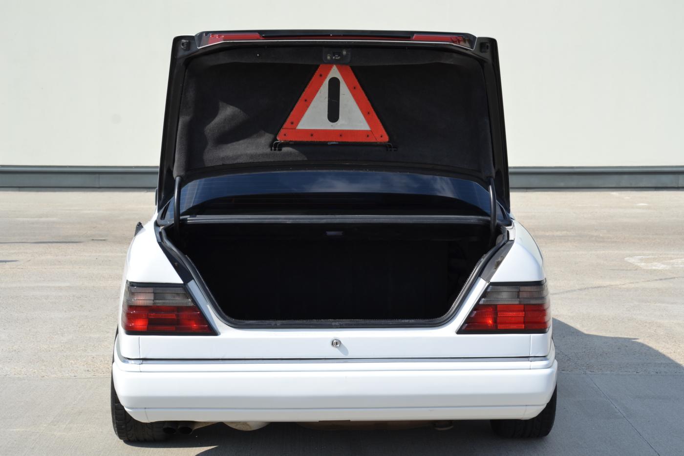 Mercedes-Benz 124