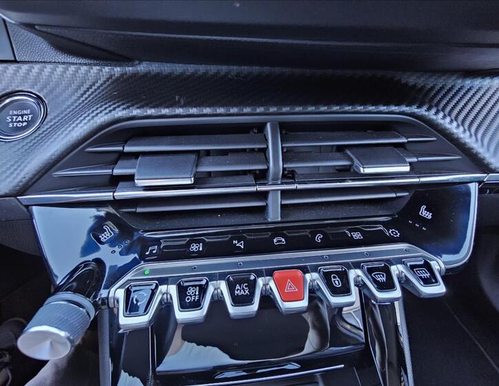 Peugeot 2008 7