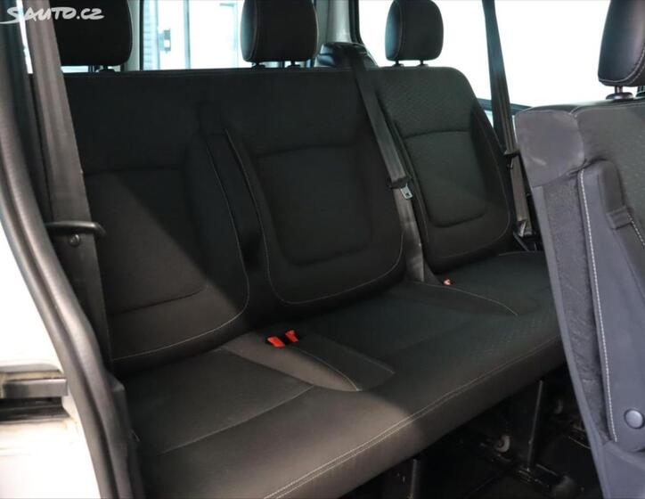 Opel Vivaro 5