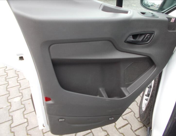 Ford Transit 28