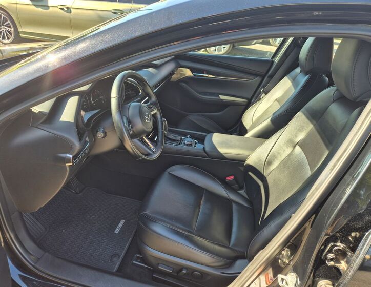 Mazda 3 10