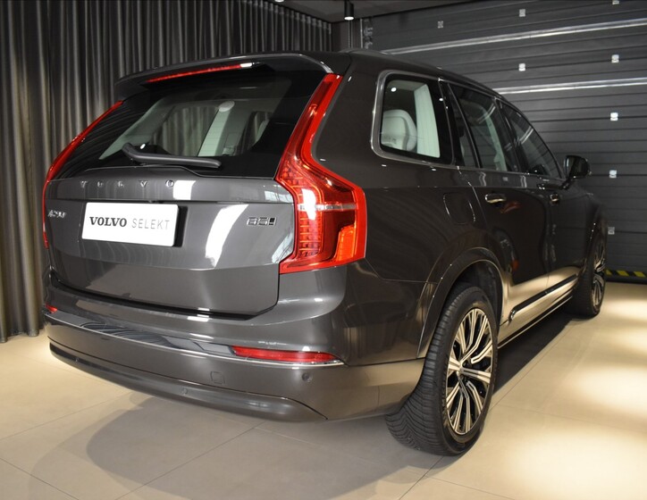 Volvo XC90 4