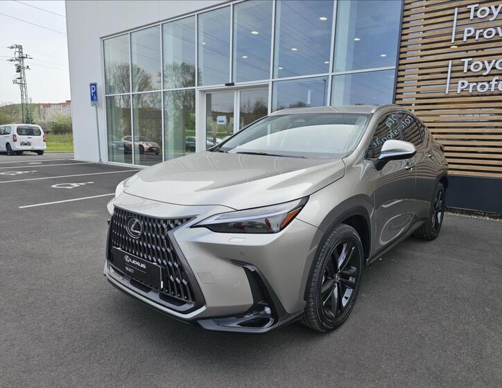 Lexus NX 450h plus 1