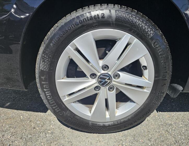 Volkswagen Golf 35