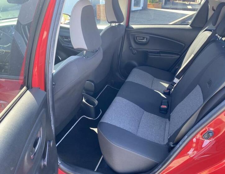 Toyota Yaris 12